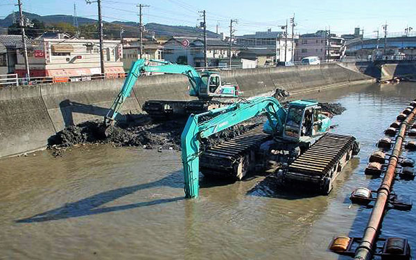 泥上掘削機